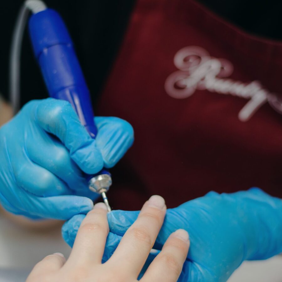 nail-salon-nail-artist-2025-01-08-02-35-25-utc (2)